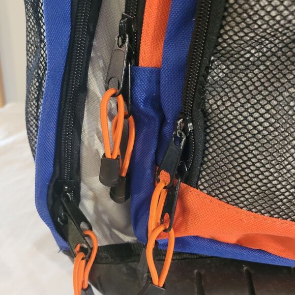 RUgged Kids! Back Pack/lugguage On Wheels 19"x13"x8" - Picture 7 of 14